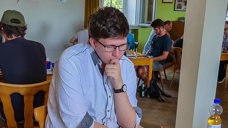 Der Turniersieger: Edwin Fischer. Der Turniersieger: Edwin Fischer.