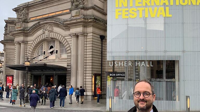 Christoph Stibor aus Oberthulba leitet das Schlosstheater Fulda. Den Urlaub in Schottland nutzte er, um an der Oper in Edinburgh Kontakte zu knüpfen.  Foto: Ute Stibor       -  Christoph Stibor aus Oberthulba leitet das Schlosstheater Fulda. Den Urlaub in Schottland nutzte er, um an der Oper in Edinburgh Kontakte zu knüpfen.  Foto: Ute Stibor