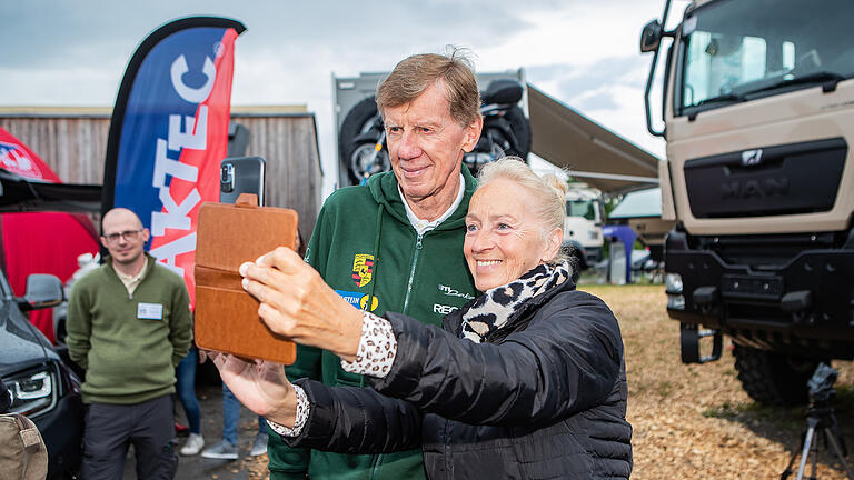 Tausende Menschen besuchen am Sonntag 02.06.24 die Abenteuer & Allrad in Bad Kissingen. Star Gast der Messe ist der Deutsche Rallyefahrer Walter Röhrl.