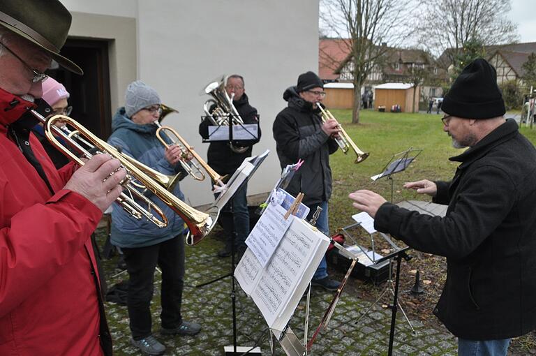 Der Posaunenchor Altenstein spielte Advents- und Weihnachtslieder.