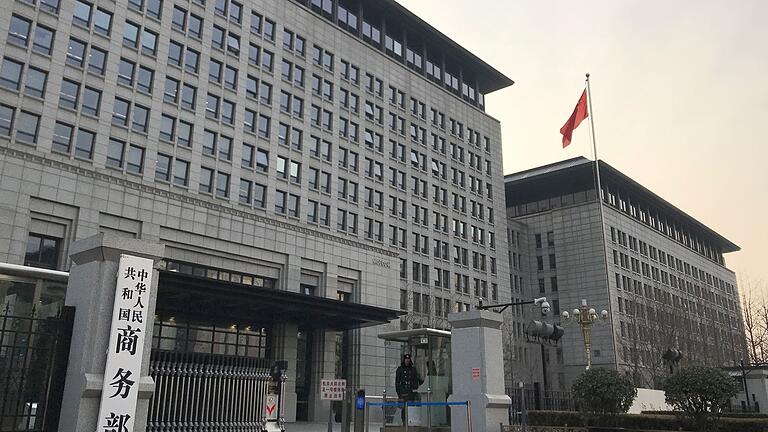 Pekinger Handelsministerium       -  China reagiert auf die Entscheidung der EU-Staaten, die in der vergangenen Woche den Weg für Zölle auf Elektroautos freimachten.
