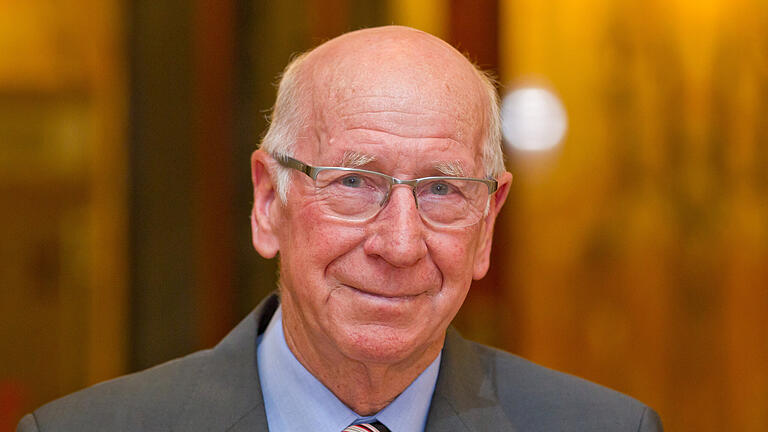 431131741.jpg       -  Die britische Fußball-Legende Sir Bobby Charlton im Jahr 2011.