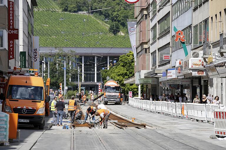 Erneuerung der Gleise und des Pflasters in der Kaiserstraße im Sommer 2017.