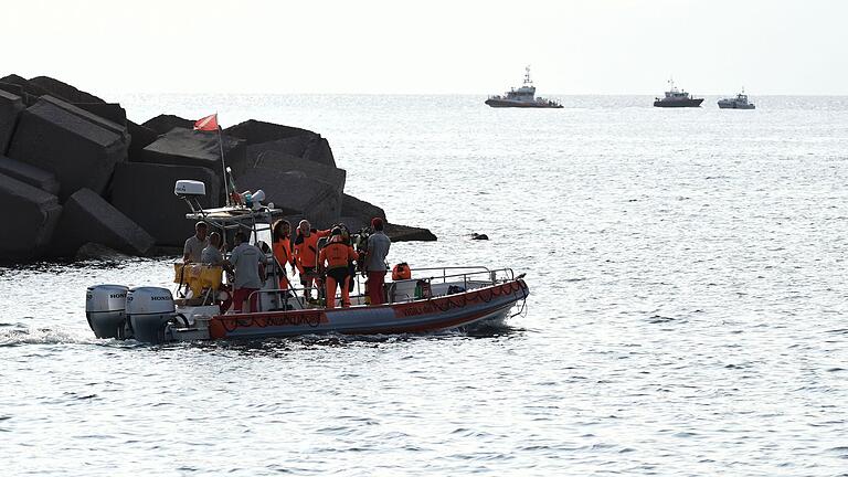 Gesunkene Jacht vor Sizilien - Suche nach Vermissten läuft       -  Überlebende schildern dramatische Szenen (Foto aktuell).