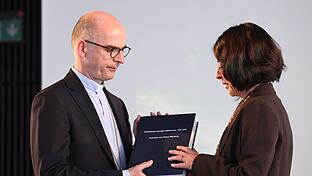 Pressekonferenz Aufarbeitung sexuellen Missbrauchs       -  Bischof Franz Jung bat um Entschuldigung.