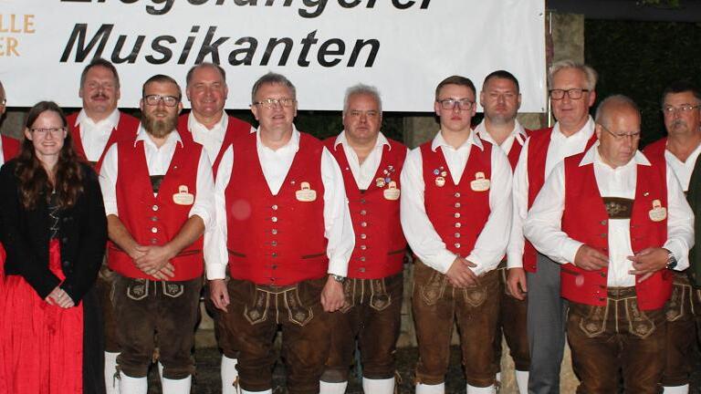 Die geehrten aktiven Mitglieder der Heimatkapelle Ziegelanger.