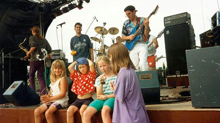 Beim ersten Umsonst &amp; Draußen Karlstadt im Jahr 1993 spielten gerade einmal fünf Bands.&nbsp;&nbsp;