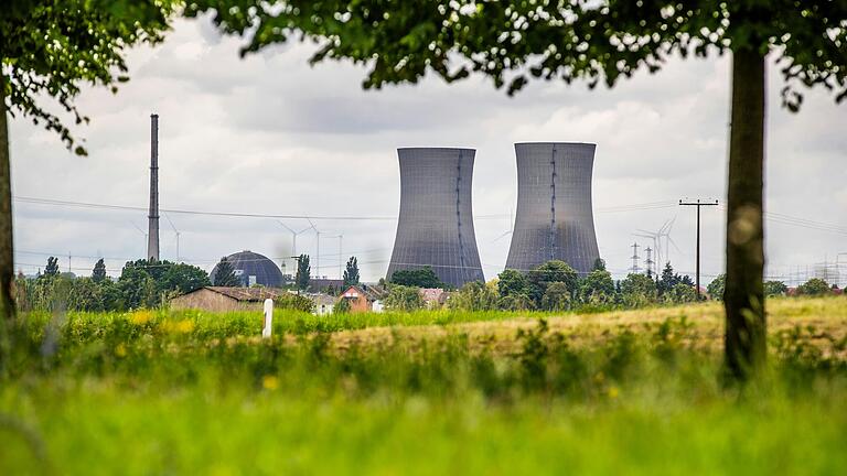 Gebaut wurde das Kernkraftwerk letztlich in Grafenrheinfeld. Im August 1969, zwei Jahre nach den Bemühungen in Gerolzhofen, entschied sich der dortige Gemeinderat für die Pläne der Bayernwerk AG.