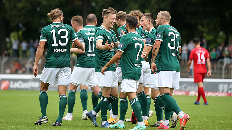 Können die Spieler vom FC 05 Schweinfurt in der heutigen Partie gegen die SpVgg Greuther Fürth II wieder einen Sieg bejubeln? Können die Spieler vom FC 05 Schweinfurt in der heutigen Partie gegen die SpVgg Greuther Fürth II wieder einen Sieg bejubeln?