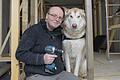 Wander-Blogger Markus Balkow aus Enheim im Landkreis Kitzingen baut sein eigenes Tiny House im Garagenhof in Markt Bibart. Darin will er bald mit seiner Malamute-Hündin Leila leben.