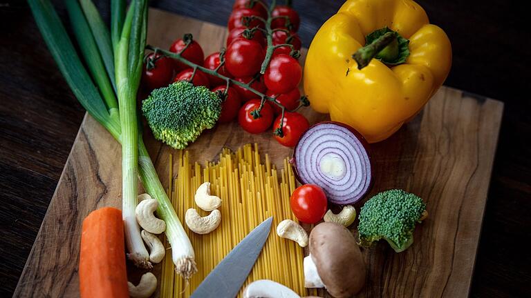 «Veganuary».jpeg       -  Wer an Diabetes erkrankt ist, muss sehr auf seine Ernährung achten. Welche Lebensmittel dringend vermieden werden sollten.