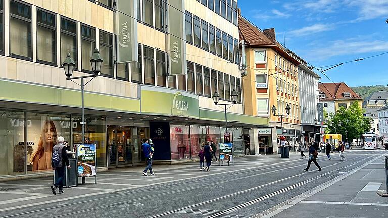 Die Galeria-Filiale in Würzburg kann im dritten Insolvenzverfahren nicht gerettet werden. Für den Oberbürgermeister, den Handelsverband und viele Bürger ist die Nachricht ein Schock.