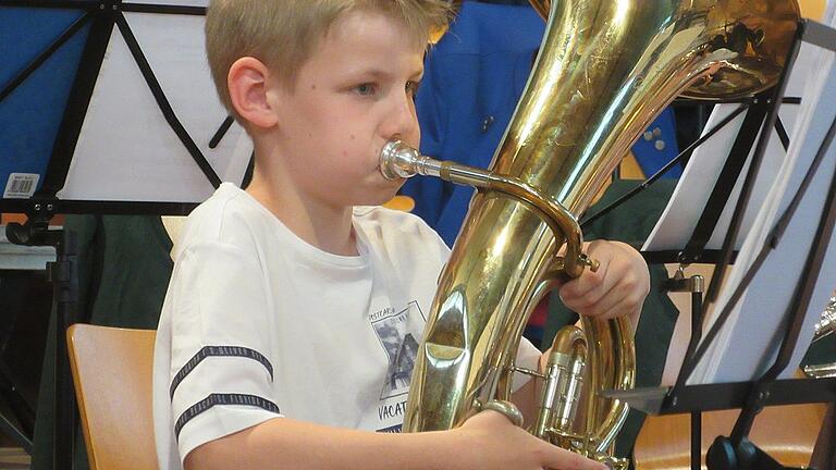 Die &bdquo;VG-Kids&rdquo; stellten ihr Talent beim Frühjahrskonzert des Wollbacher Musikvereins unter Beweis.