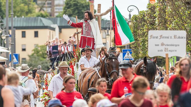 Der Festumzug am Sonntag zählt zu den Highlights beim Rakoczy-Fest in Bad Kissingen.