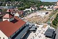 Seit einem Jahr liegt die Hotel-Baustelle hinter dem 2021 eröffneten Restaurant Flockenwerk brach. Jetzt sollen die Arbeiten weitergehen.