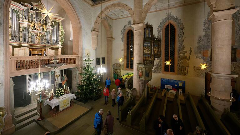 Viele Besucher genossen einen Blick in den Innenraum der Kirchenburg in Ostheim.