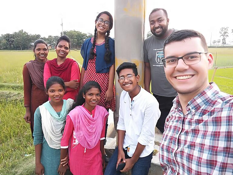Benedikt Tschauner bei einer Jugendkonferenz der Kirche in Rajshahi (Bangladesch). Benedikt Tschauner bei einer Jugendkonferenz der Kirche in Rajshahi (Bangladesch).