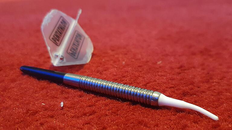 Dart? Kannst du knicken. Corona sorgt weiter für eine Spielpause im unterfränkischen E-Dart-Sport. Dart? Kannst du knicken. Corona sorgt weiter für eine Spielpause im unterfränkischen E-Dart-Sport. 