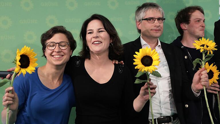 Europawahl - Berlin Grüne       -  Sven Giegold (neben Annalena Baerbock) ist bei den Grünen gut vernetzt.
