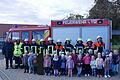 Auf dem Foto KBI Andreas Franz, 1. Kdt. Marco Erich, Feuerwehrkameraden Humprechtshausen und Kindergartenkinder Humprechtshausen.