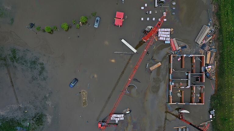 Hochwasser in Bayern - Offingen       -  100 Tage nach dem Hochwasser in Bayern sind Tausende Anträge auf Soforthilfen eingegangen.