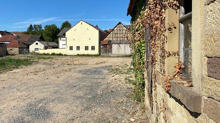 Über das Projekt 'Neue Mitte' in&nbsp; der St. Michael-Straße in Kützberg gibt es Diskussionen zwischen Bürgermeister Ludwig Nätscher und Gemeinderat Guido Spahn.