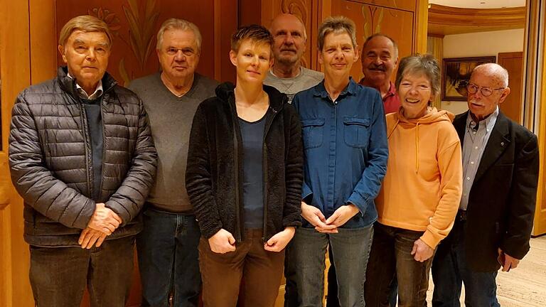 Die neue Vorstandschaft (von links): Peter Schmitt, Harald Hock, Marina Knoll, Heribert Hierl, Ramona Breitenbach, Otto Orth, Ingrid Hartwig, Günter Staub.