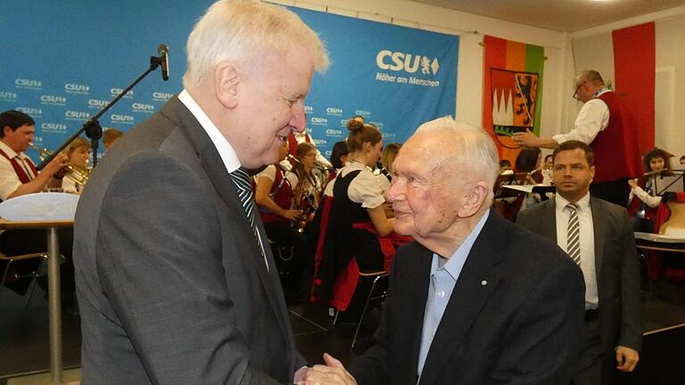 Bis zuletzt aktiv: Noch Anfang des Jahres nahm Albert Meyer (Im Bild mit Bundesinnenminister Horst Seehofer) an Veranstaltungen der CSU teil.