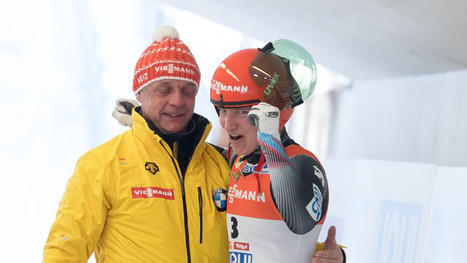 Trainerfreude - Hüfner freut sich gemeinsam mit Bundestrainer Norbert Loch über ihren Sieg. Foto: Johann Groder Trainerfreude - Hüfner freut sich gemeinsam mit Bundestrainer Norbert Loch über ihren Sieg. Foto: Johann Groder