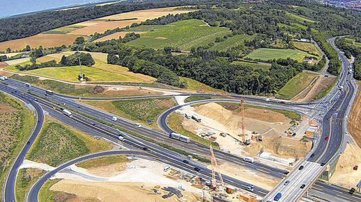 Riesenbaustelle: Blick auf die Arbeiten zum sechsspurigen Ausbau der Autobahn A3 bei Würzburg-Heidingsfeld.
