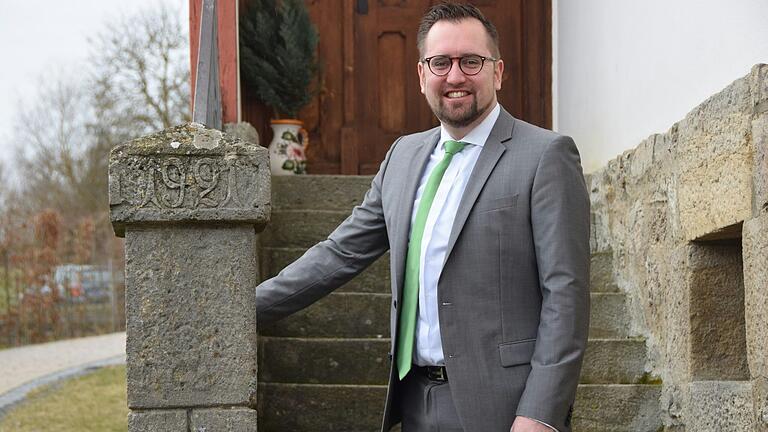 Florian Liening-Ewert befindet sich in seiner zweiten Amtsperiode als Ortsoberhaupt von Hendungen. Florian Liening-Ewert befindet sich in seiner zweiten Amtsperiode als Ortsoberhaupt von Hendungen.