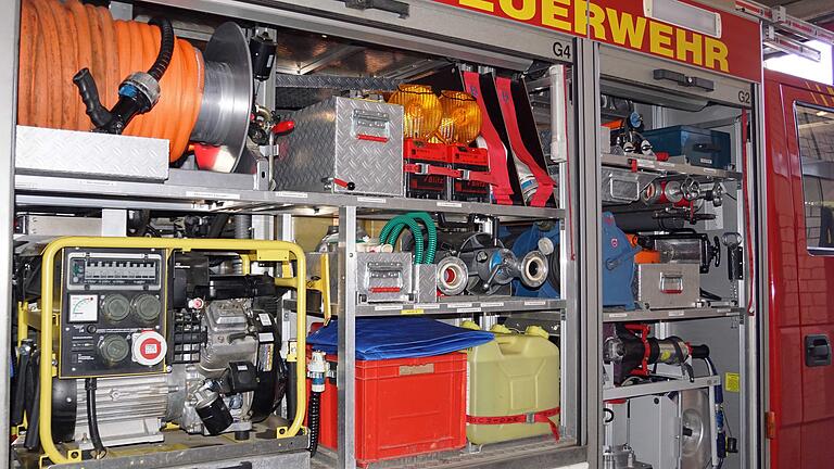 Ein neues Feuerwehrauto mit der nötigen feuerwehrtechnischer Beladung will die Gemeinde Hausen demnächst bestellen. Ein neues Feuerwehrauto mit der nötigen feuerwehrtechnischer Beladung will die Gemeinde Hausen demnächst bestellen.
