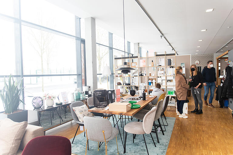 Das neue Büroforum in Würzburg wird eingeweiht. Das neue Büroforum in Würzburg wird eingeweiht.