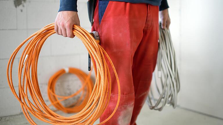Im unterfränkischen Handwerk läuft's – allerdings ist der Ausblick alles andere als rosig. Materialknappheit, Lieferverzögerungen und Preissteigerungen bereiten Sorgenfalten. Im unterfränkischen Handwerk läuft's – allerdings ist der Ausblick alles andere als rosig. Materialknappheit, Lieferverzögerungen und Preissteigerungen bereiten Sorgenfalten.