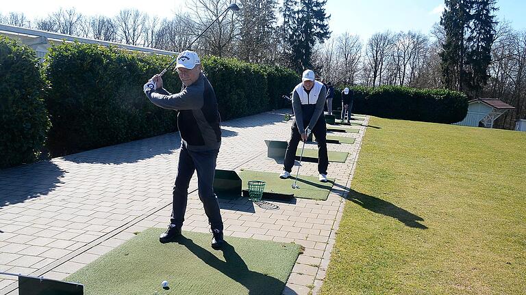 Ein guter Abschlag steht am Beginn jeder Golf-Runde.