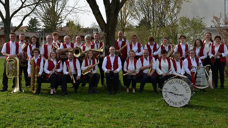 Der Musikzug der FFW Iphofen bereichert Ostern mit Musik.
