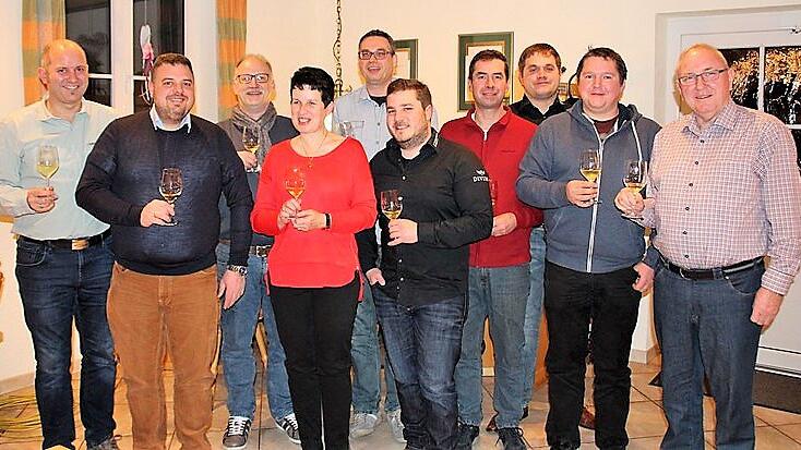 Stehen im Jubiläumsjahr des Karnevalsvereins Weingenießerclub Nordheim an der Spitze (von links): Jürgen Förster, Christian Münch, Armin Förster, Christine Bader, Andrè Paulus, Christian Glos, Georg Schneider, Benedikt Trost, Stephen Rauch und Gustav Förster. Es fehlen Markus Molitor und Max Müller.&nbsp;