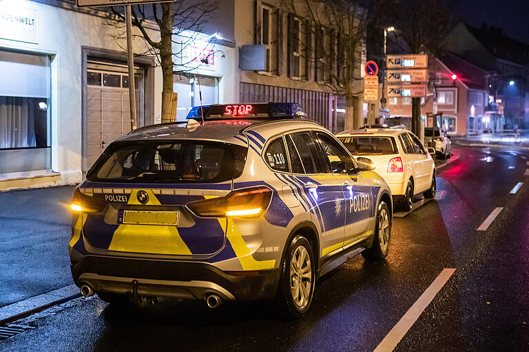 Aufgrund der Ausgangssperre ab 21 Uhr war die Polizei in der Silvesternacht in der Würzburger Innenstadt sehr präsent.