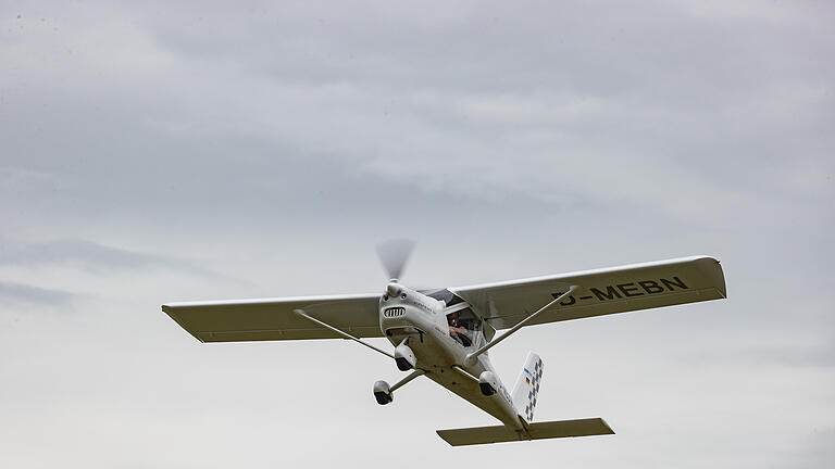 Symbolbild Flugplatz Sendelbach