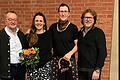 Ein begeisternder Kabarettabend in der ausverkauften Versbacher Pleichachtalhalle: (im Bild, von links) Organisator und Tischtennisabteilungsleiter Hubert Uhl, Liedermacherin Monika Wagner (zur Zeit Praktikantin bei Martina Schwarzmann), Monika Schwarzmann und Michael Treutlein vom Sportbund Versbach.
