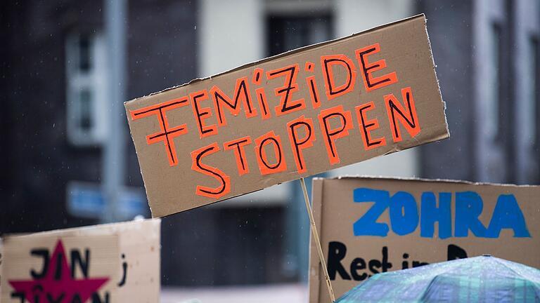 Femizide       -  360 Frauen und Mädchen starben im vergangenen Jahr bei Femiziden. (Archivbild)