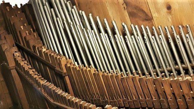 Die Orgel der Kleinbracher Kirche ist marode. Nun soll ein neues, weniger empfindliches Instrument gekauft werden. Dazu braucht es Geld, das mit einer Spendenaktion gesammelt werden soll. Foto: Louis Pörtner - Die Orgel der Kleinbracher Kirche ist marode. Nun soll ein neues, weniger empfindliches Instrument gekauft werden. Dazu braucht es Geld, das mit einer Spendenaktion gesammelt werden soll. Foto: Louis Pörtner Die Orgel der Kleinbracher Kirche ist marode. Nun soll ein neues, weniger empfindliches Instrument gekauft werden. Dazu braucht es Geld, das mit einer Spendenaktion gesammelt werden soll. Foto: Louis Pörtner - Die Orgel der Kleinbracher Kirche ist marode. Nun soll ein neues, weniger empfindliches Instrument gekauft werden. Dazu braucht es Geld, das mit einer Spendenaktion gesammelt werden soll. Foto: Louis Pörtner