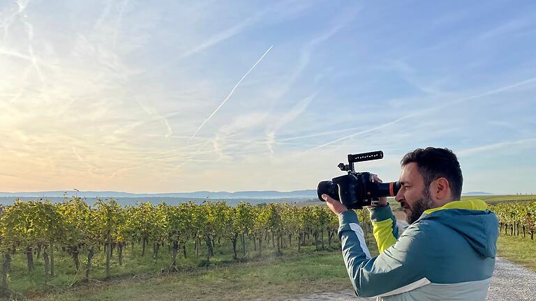 Mit dem Aktionsjahr will das Netzwerk Main zusammen mit vielen Partnern entlang des gesamten bayerischen Mains im Jahr 2022 den Fluss in den Mittelpunkt stellen.  Die Videoserie 'Wir am Main' zeigt Menschen bei ihrer Arbeit, in ihrem Alltag oder auch in ihrer Freizeit am Main.