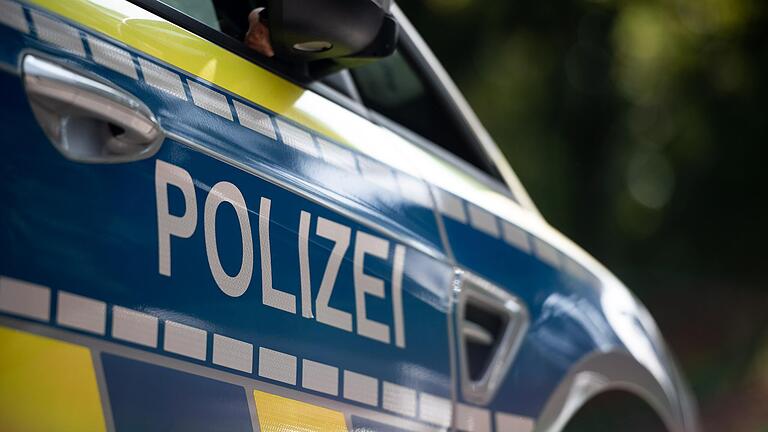 Die Polizei Bad Kissingen stellte, laut Pressebericht vom Wochenende, Beschädigungen in der Stadt fest. Die Polizei Bad Kissingen stellte, laut Pressebericht vom Wochenende, Beschädigungen in der Stadt fest.
