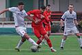 Christopher Bieber (links, TSV Aubstadt) gewinnt dieses Duell gegen Ishak Karaogul vom FC Ingolstadt 04 II. Marcel Volkmuth (ganz rechts) beobachtet die Szene.