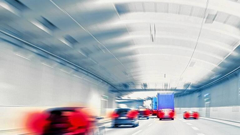 506287697       -  Gas geben: Dem automatisierten und vernetzten Fahren gehört nach Ansicht der Bundesregierung die Zukunft. Deutschland soll deshalb Vorreiter des technologischen Wandels werden.