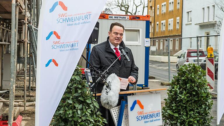 SWG-Geschäftsführer Alexander Förster zieht in einem Video mit dem animierten 'Wohnbau-Willi' eine positive Bilanz des Jahres 2021. SWG-Geschäftsführer Alexander Förster zieht in einem Video mit dem animierten 'Wohnbau-Willi' eine positive Bilanz des Jahres 2021.