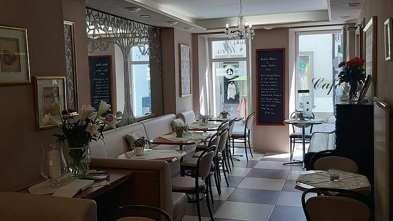 Ein vergangener Blick ins Café Mees in Volkach. Hier fanden bis zu 80 Gäste drinnen und 20 Gäste draußen einen Platz. Ein vergangener Blick ins Café Mees in Volkach. Hier fanden bis zu 80 Gäste drinnen und 20 Gäste draußen einen Platz.