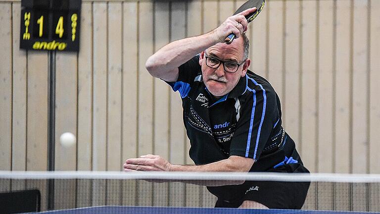 Table Tennis, FC Knetzgau III vs. SV Untereuerheim II - Im Spitzenspiel der Bezirksklasse D trennte sich der FC Knetzgau III mit einem Remis von Untereuerheim II. Knetzgaus Michael Dingler gewann dabei alle drei Einzel-Duelle. Table Tennis, FC Knetzgau III vs. SV Untereuerheim II - Im Spitzenspiel der Bezirksklasse D trennte sich der FC Knetzgau III mit einem Remis von Untereuerheim II. Knetzgaus Michael Dingler gewann dabei alle drei Einzel-Duelle.