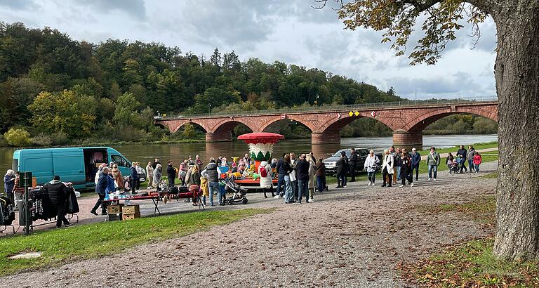 Nach einem Stadtbummel am verkaufsoffenen Sonntag lohnt es sich, beim Martinimarkt vorbeizuschauen. Nach einem Stadtbummel am verkaufsoffenen Sonntag lohnt es sich, beim Martinimarkt vorbeizuschauen.